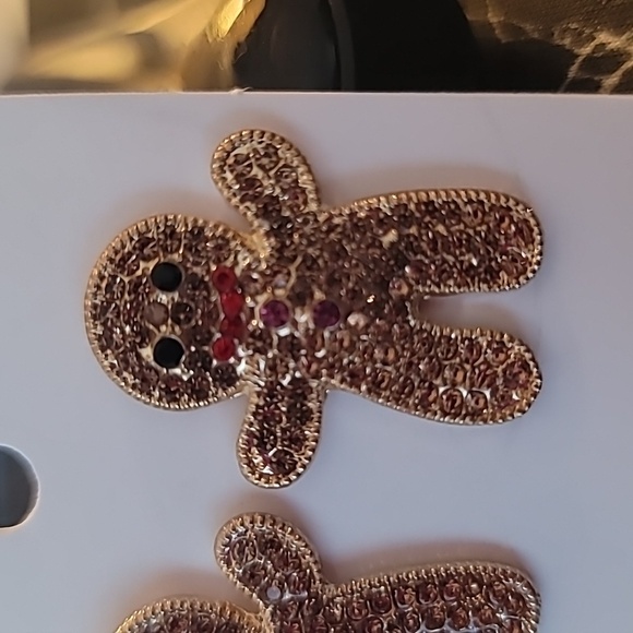 NWOT Sparkling Gingerbread Man Stud Earrings - Picture 4 of 4